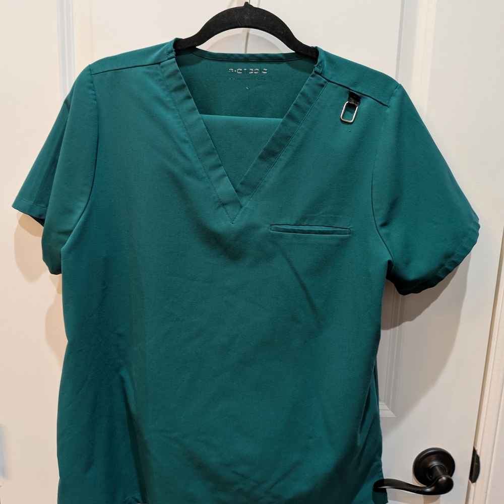 Mandala Emerald Green One Pocket Scrub Top And 9 Pocket Cargo Drawstring Pant Se